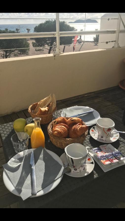 Le Marina B Hotel La Ciotat Bagian luar foto