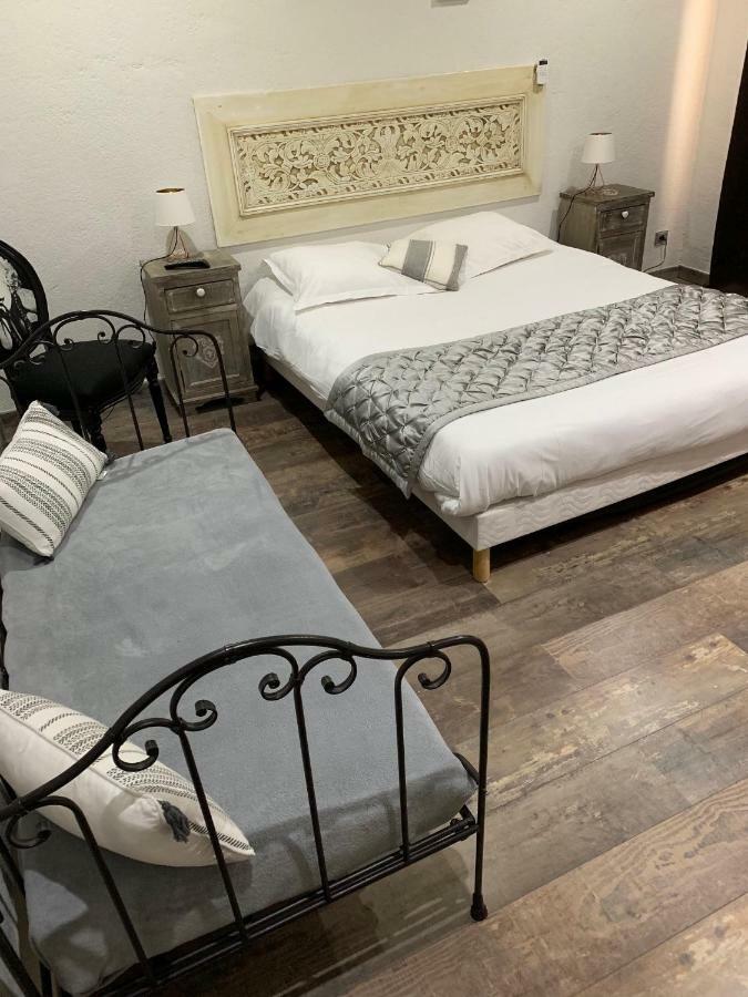 Le Marina B Hotel La Ciotat Bagian luar foto