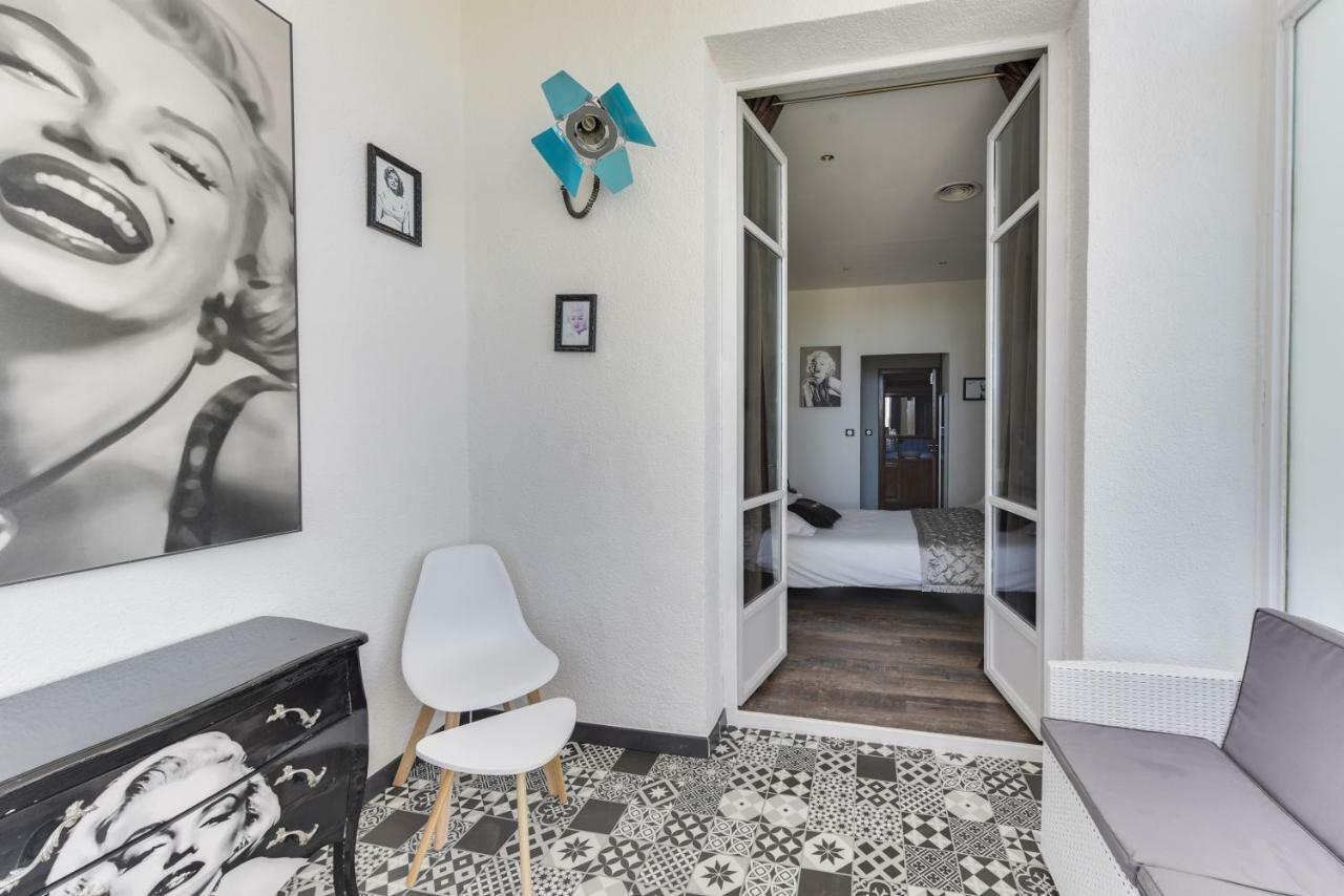 Le Marina B Hotel La Ciotat Bagian luar foto